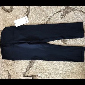 Lululemon Brand New Size 6 Cropped Leggings